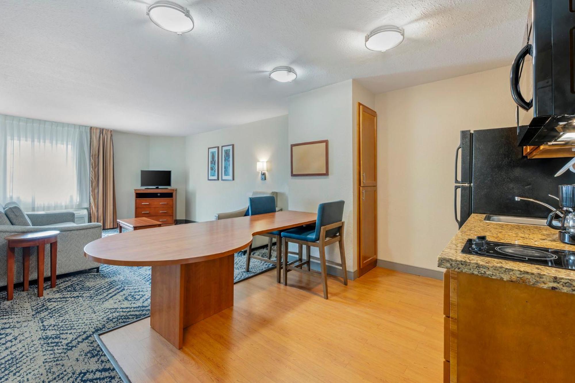 Candlewood Suites Indianapolis East By Ihg Экстерьер фото