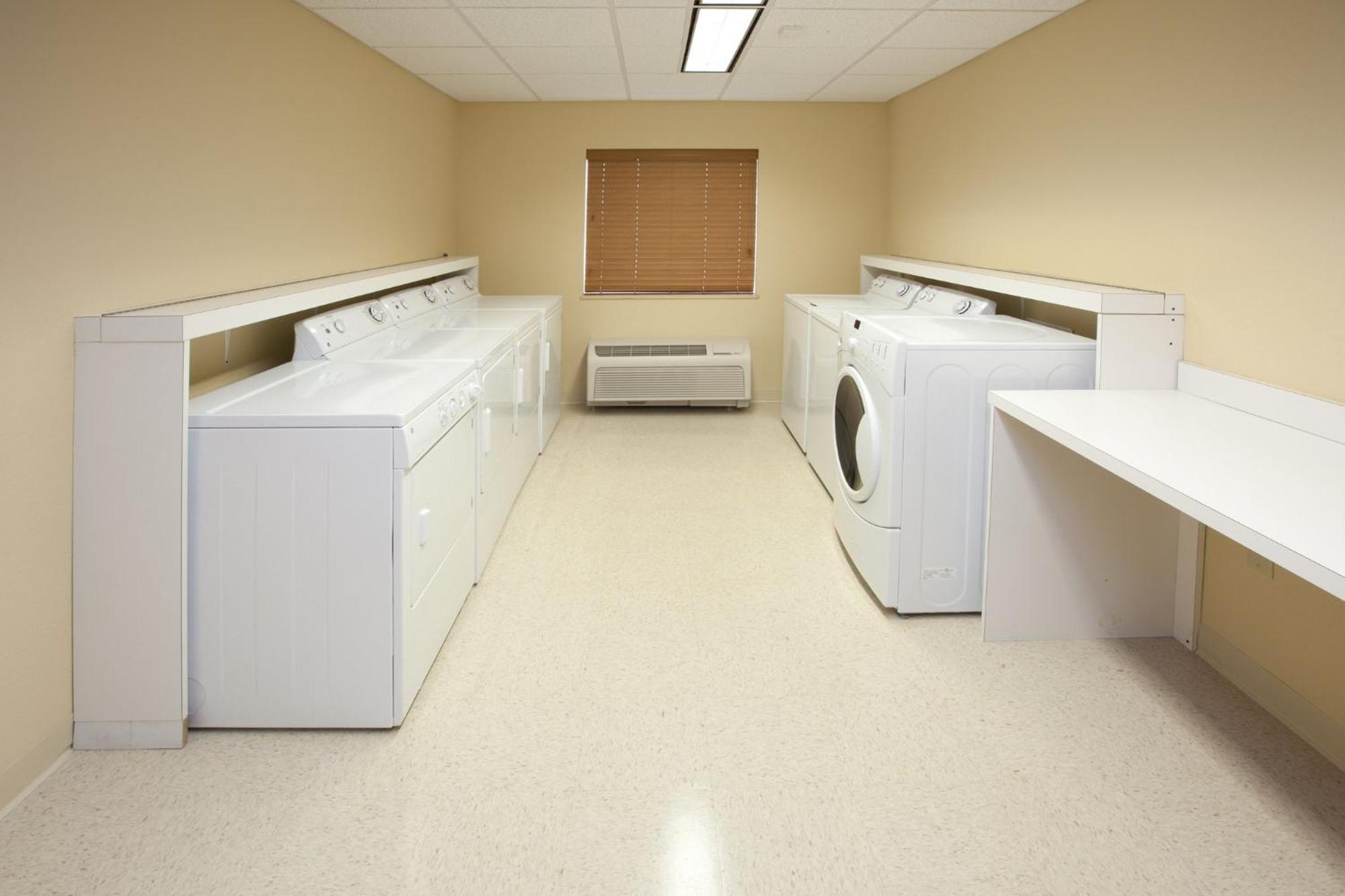 Candlewood Suites Indianapolis East By Ihg Экстерьер фото